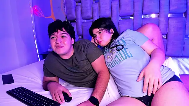 EmilyANDrew_ live sex cam