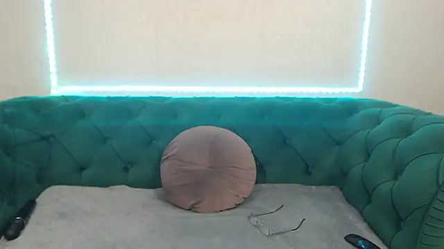 IvanaCharm live sex cam