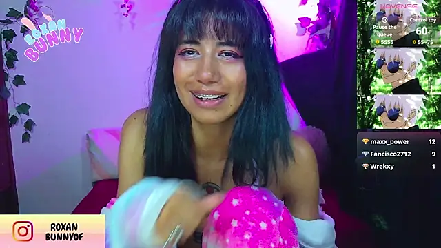 Roxanbunny1's cam snapshot