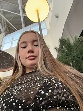 VineraSweet live sex cam