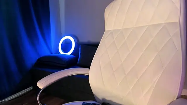 akura011 live sex cam