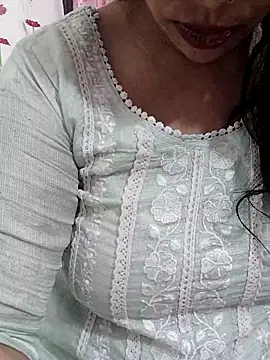 cutee_bhabhi's cam snapshot