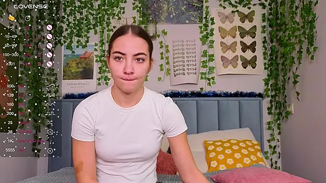 Fit_Brunette_'s cam snapshot