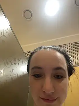 MiaTee's cam snapshot