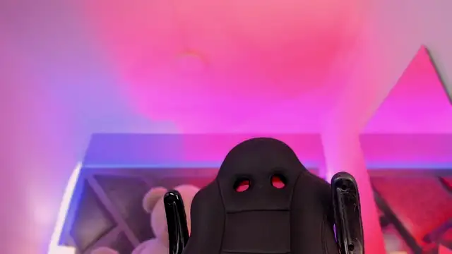 Charlotteinpole live sex cam