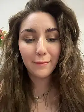 KiraBarlows live sex cam