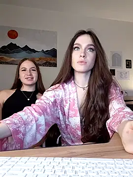 MayaGlow live sex cam