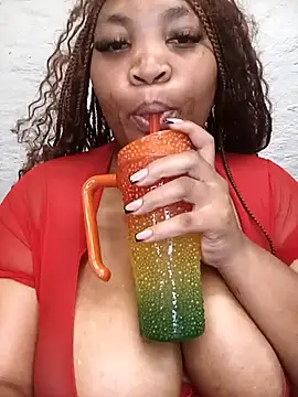 BeverlyQueen14 live sex cam