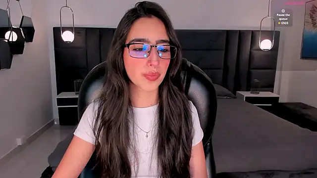 LarisaSmirnov's cam snapshot