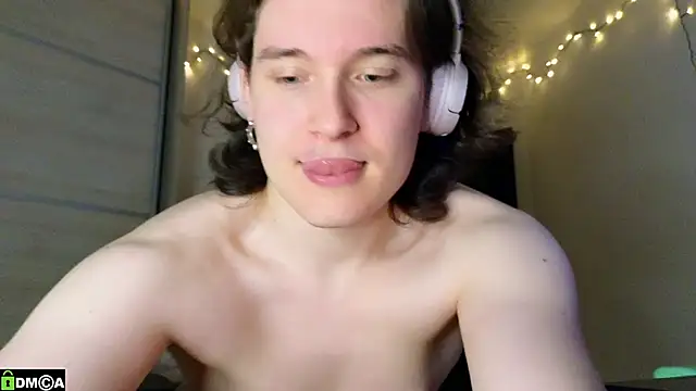 MoreRealAlex's cam snapshot