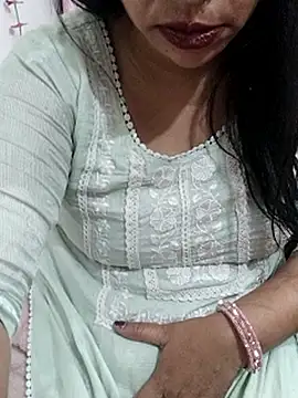 cutee_bhabhi's cam snapshot