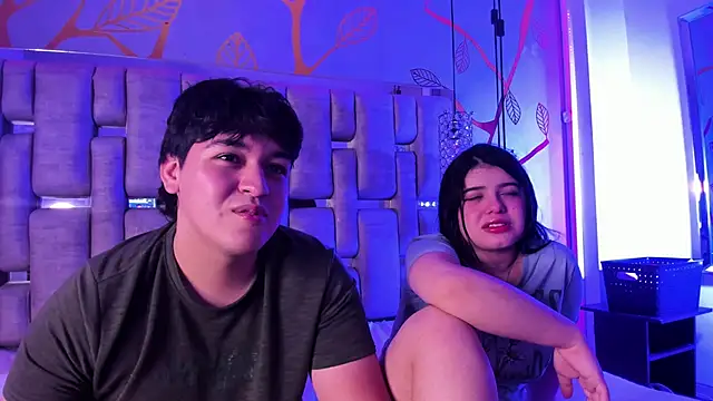 EmilyANDrew_ live sex cam