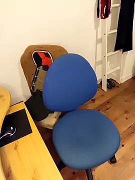 MickNanaa live sex cam