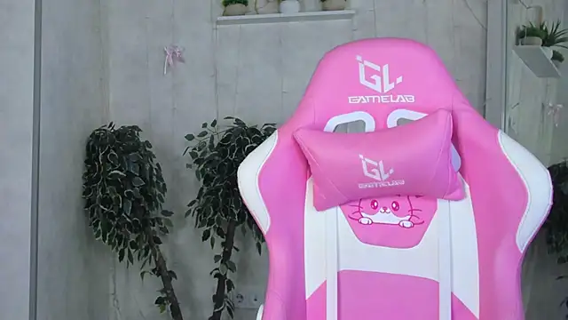 Alicia_Adammss's cam snapshot