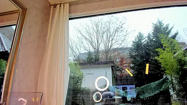 Naila18 live sex cam