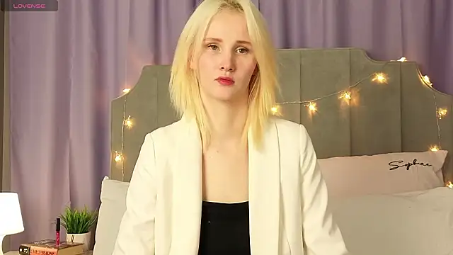 CrystalLili's cam snapshot