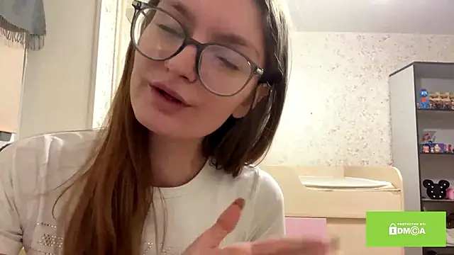 VirgieVoter live sex cam