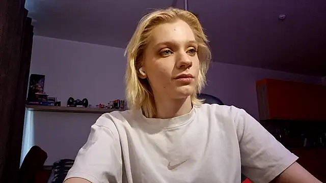 AuraNevera's cam snapshot