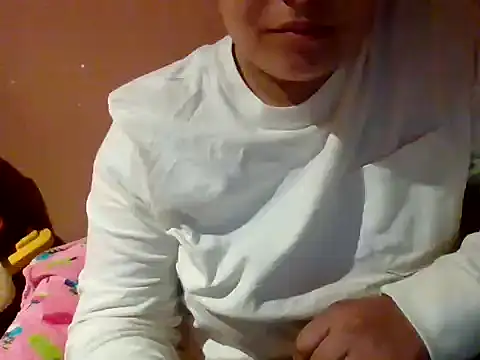 CuttieSeth's cam snapshot