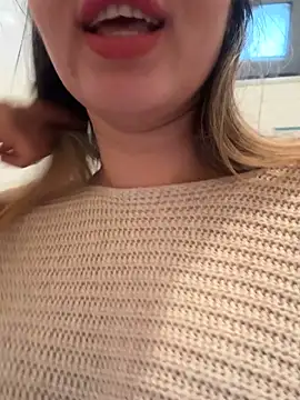 AlivePoor live sex cam