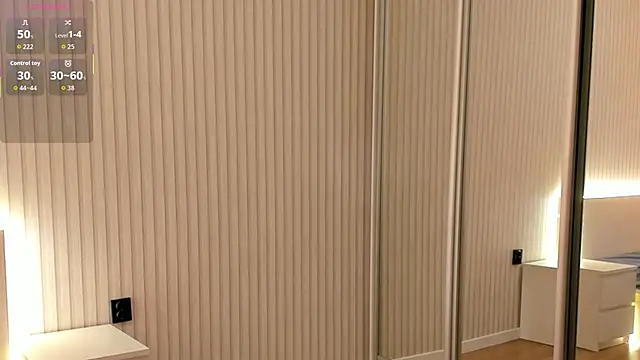 laumalove's cam snapshot