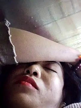 miumiu_sexy2x's cam snapshot