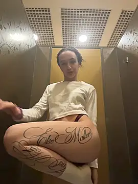 MiaTee's cam snapshot