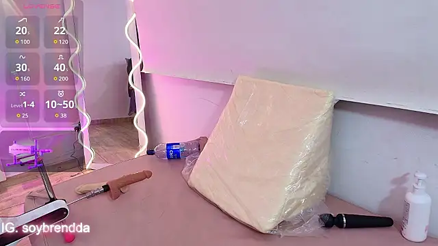 Brendda_tay live sex cam