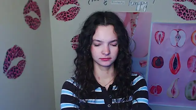 _SusieSu_'s cam snapshot