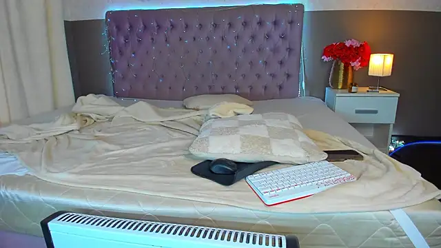 NikkiBustt's cam snapshot