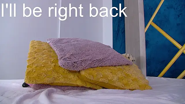 Foxxxy_MILF live sex cam