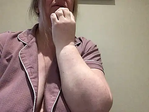 Curvy-ScottishX's cam snapshot