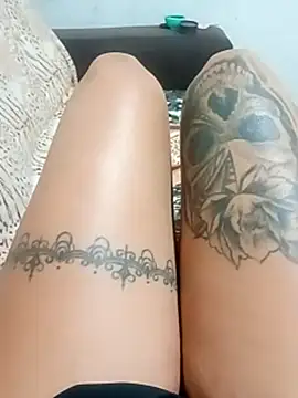 2ptuttidobuzzz's cam snapshot