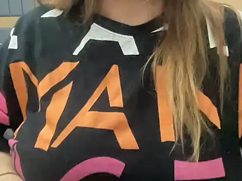 sassypooja live sex cam