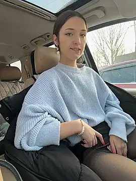 DollyTall's cam snapshot