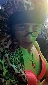 gurlnips live sex cam