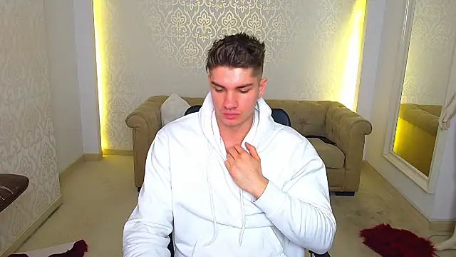 MaxKaiden live sex cam