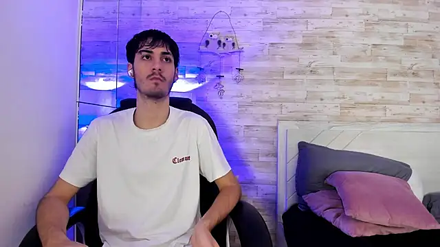 Emir_Ozan_ live sex cam