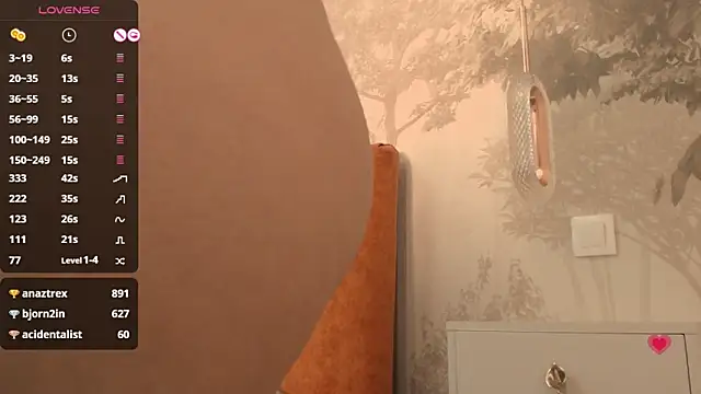 Hiaru_Cutie live sex cam