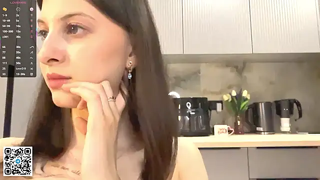 LouiseChavez's cam snapshot