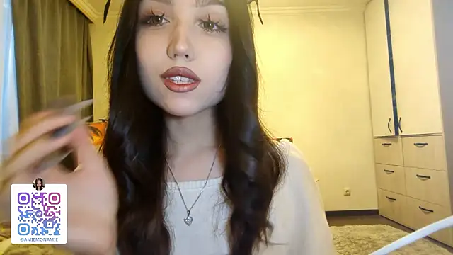 Qwami_Amie live sex cam