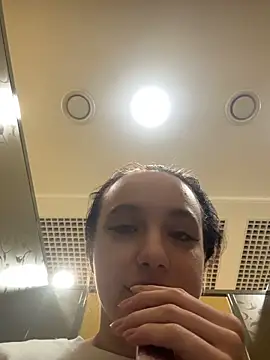 MiaTee's cam snapshot