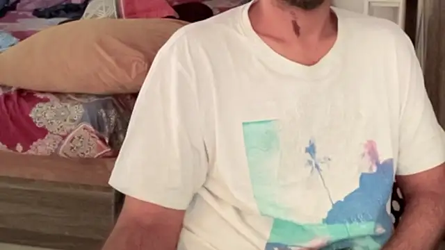 MakeMeAwareAah's cam snapshot