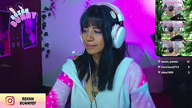 Roxanbunny1 live sex cam