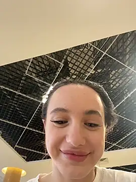 MiaTee's cam snapshot