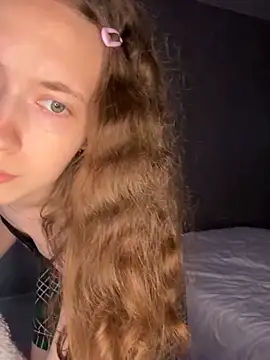 Holy_Poly live sex cam