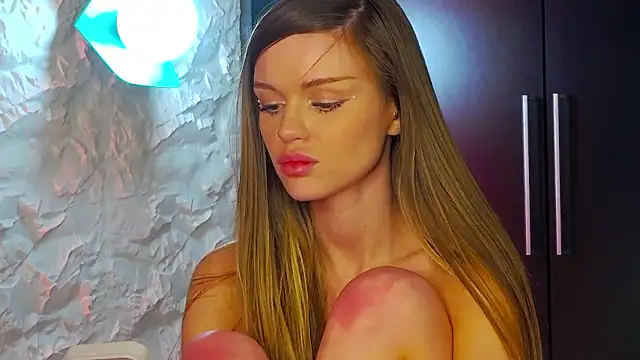 MarilynNova's cam snapshot