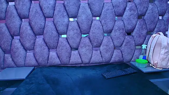 AlaSmith's cam snapshot