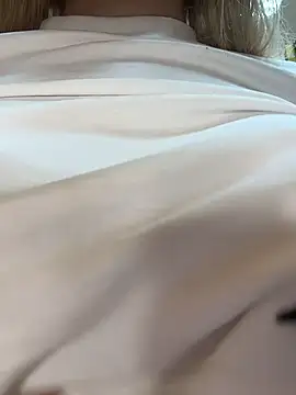 Milkyy_wway's cam snapshot