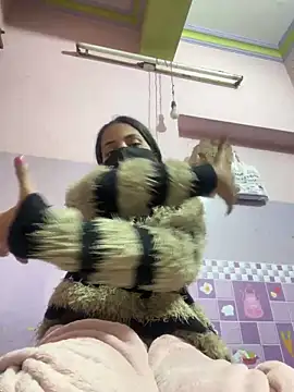 Sandhya_77's cam snapshot